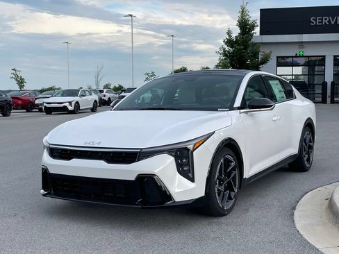 New 2026 Kia K4 GT-Line Turbo FWD image 3