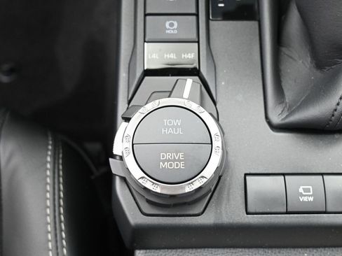 Used 2025 Toyota 4Runner Limited image 29