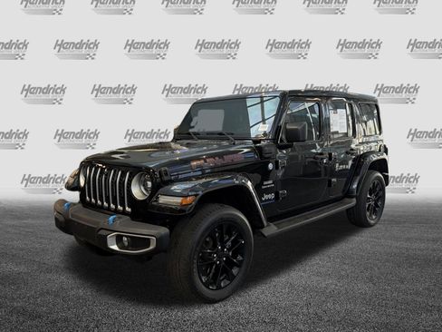 Used 2023 Jeep Wrangler Sahara image 6