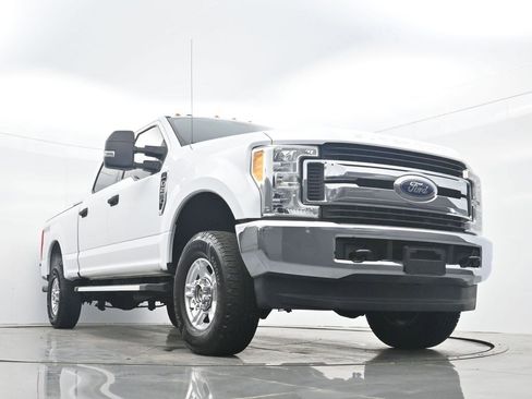 Used 2017 Ford F250 XLT image 26