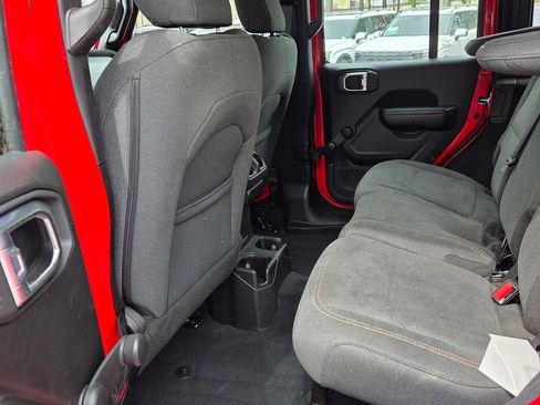Used 2024 Jeep Wrangler Unlimited Sport AWD/4WD image 7