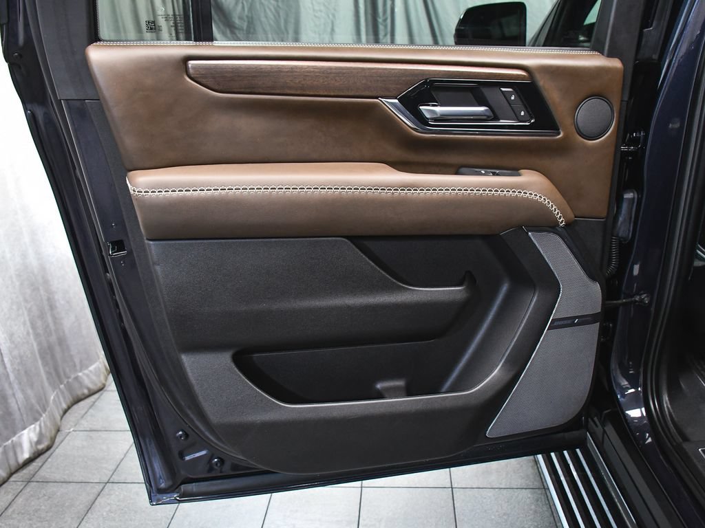 Used 2025 GMC Yukon XL Denali Ultimate AWD/4WD image 13
