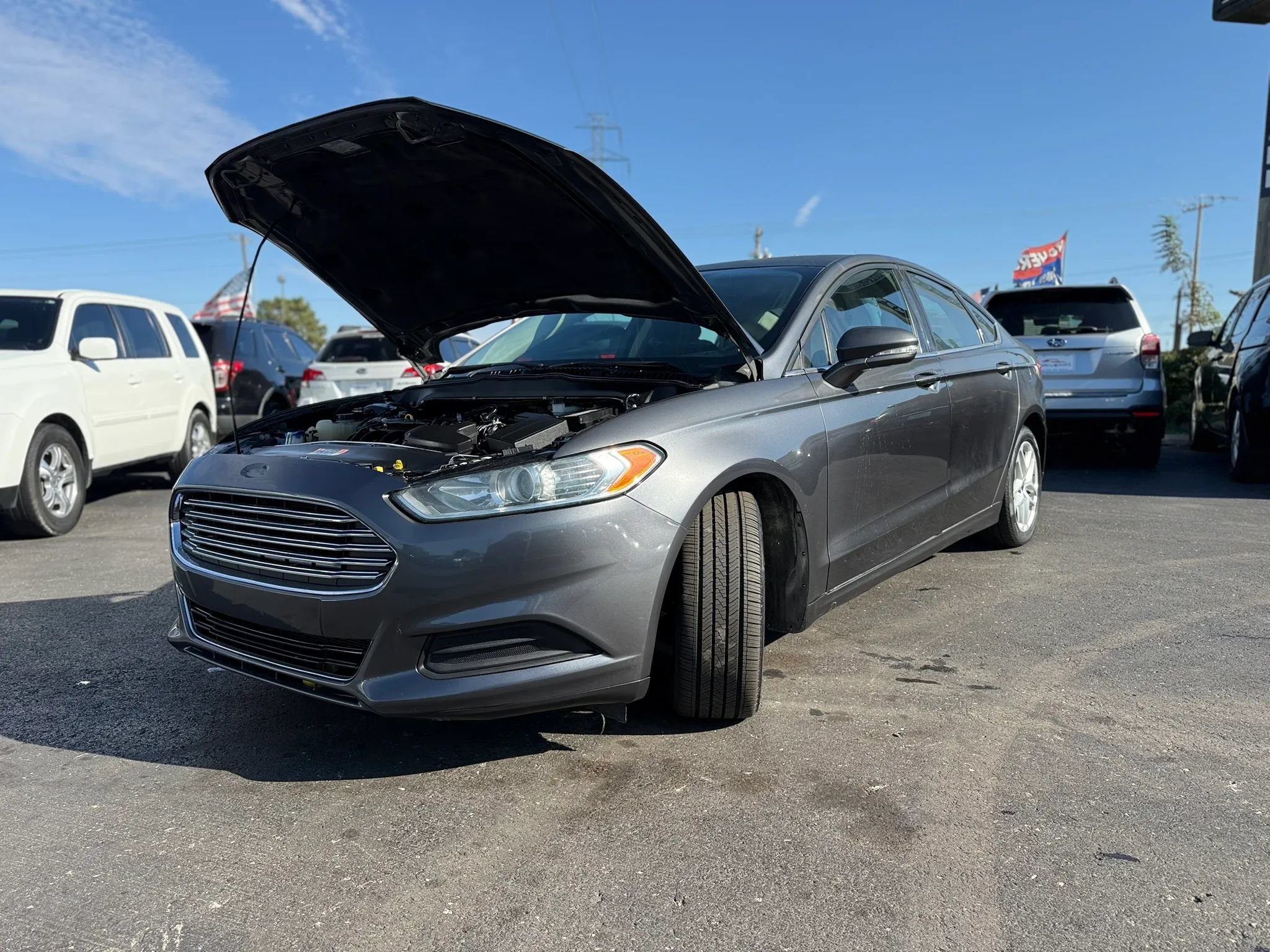 Used 2016 Ford Fusion SE FWD image 8
