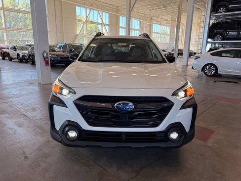Certified 2025 Subaru Outback Premium AWD/4WD image 8