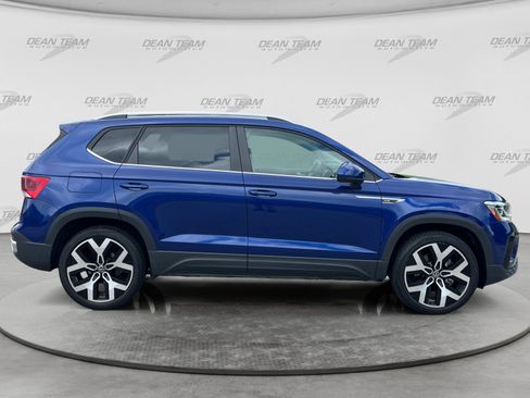 Used 2023 Volkswagen Taos SEL AWD/4WD image 8