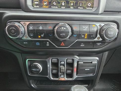 Used 2023 Jeep Wrangler Unlimited Sahara w/ Cold Weather Group AWD/4WD image 20
