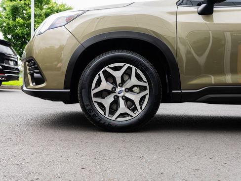 Used 2022 Subaru Forester Premium AWD/4WD image 7