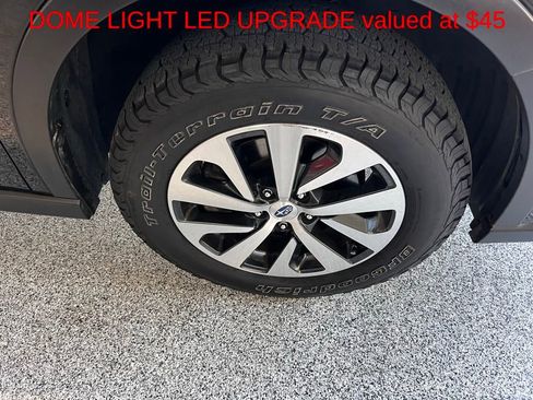 Used 2020 Subaru Outback Premium image 9