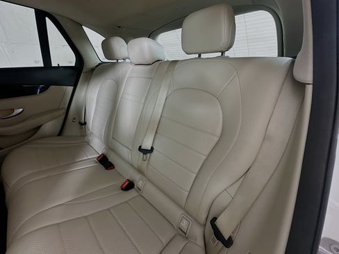 Used 2018 Mercedes-Benz GLC 300 4MATIC image 23