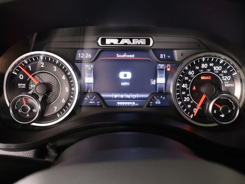 Used 2019 RAM 1500 Laramie AWD/4WD image 4