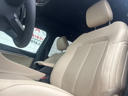 Used 2024 Jeep Grand Cherokee L Limited w/ Luxury Tech Group II AWD/4WD image 12