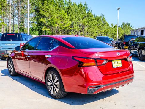 Used 2021 Nissan Altima 2.5 SV FWD image 4