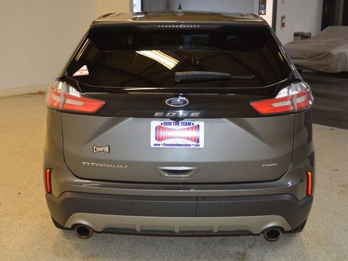 Used 2022 Ford Edge Titanium image 4