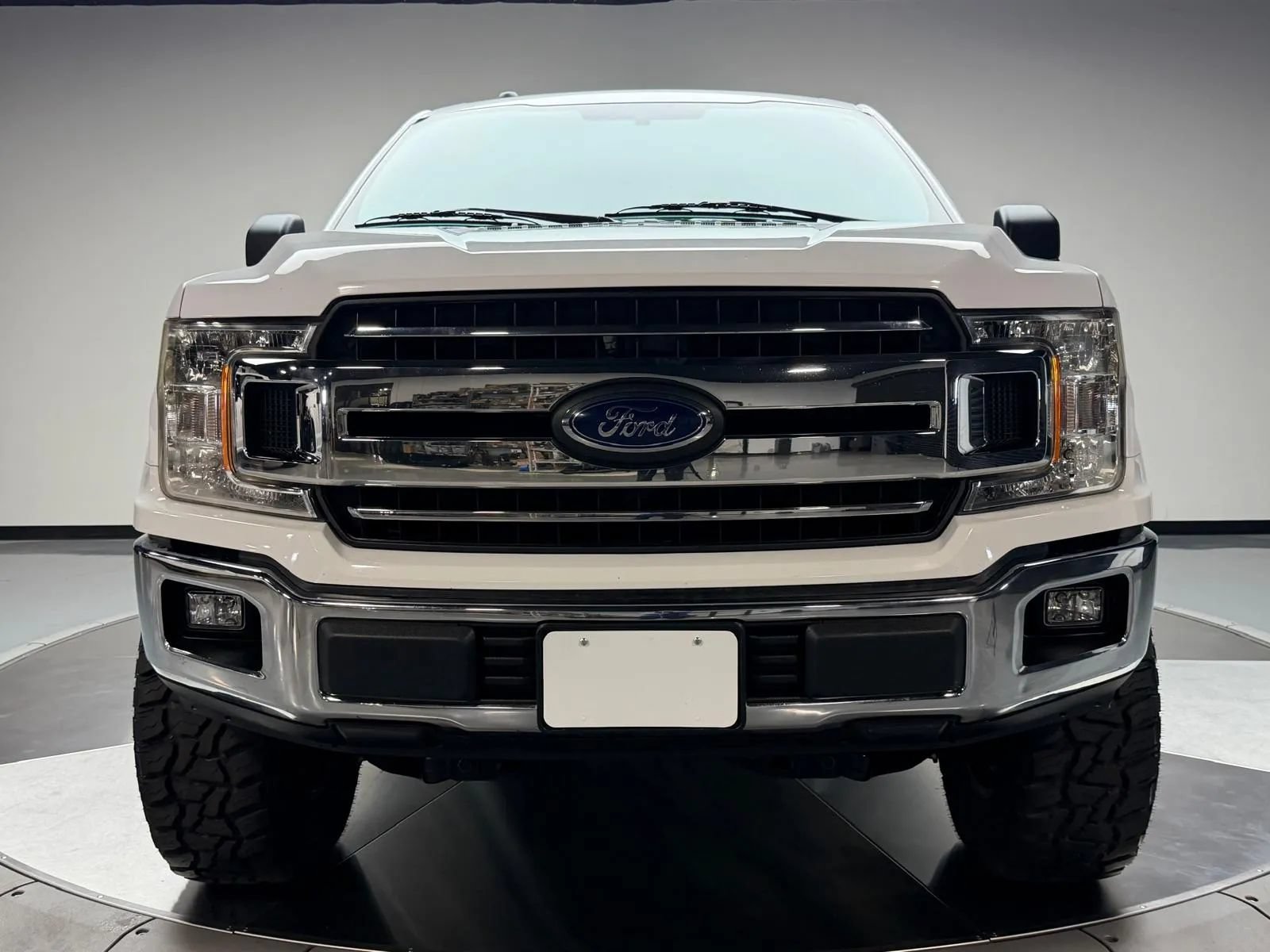 Used 2018 Ford F150 XLT w/ Equipment Group 301A Mid RWD image 3