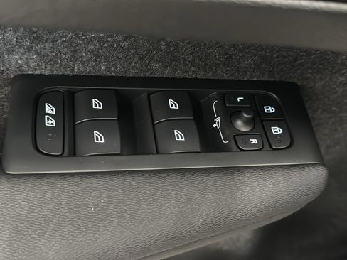 New 2026 Volvo XC40 B5 Ultra w/ Climate Package image 22