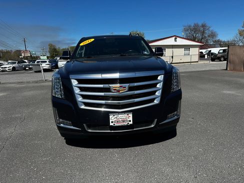 Used 2017 Cadillac Escalade ESV Premium Luxury image 2
