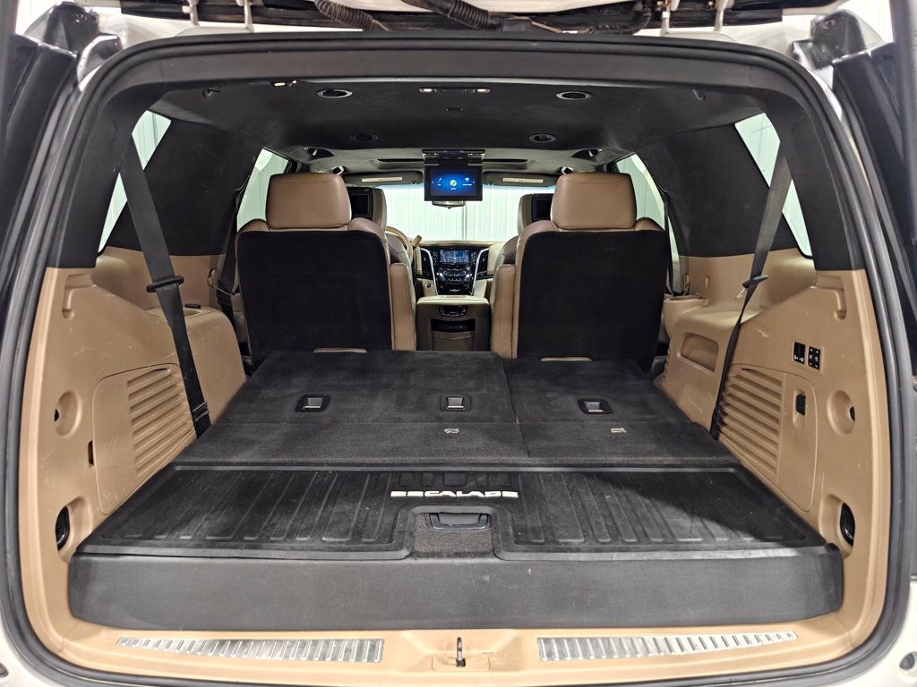 Used 2018 Cadillac Escalade Platinum AWD/4WD image 39