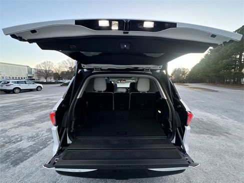 New 2025 Lincoln Navigator Reserve image 26