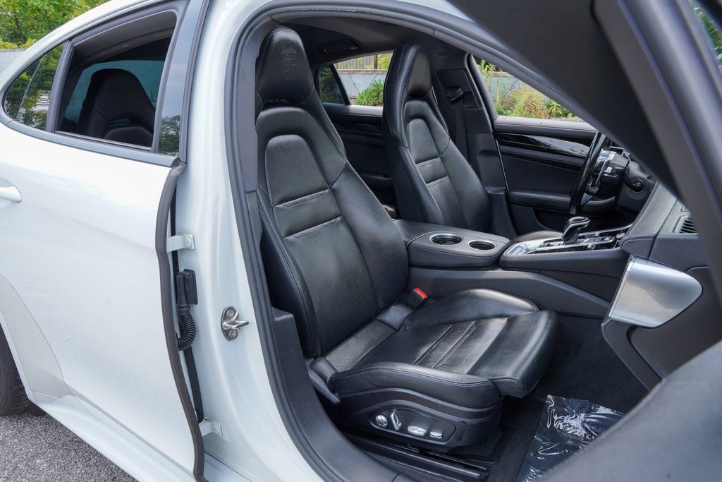 Used 2020 Porsche Panamera 4 AWD/4WD image 43
