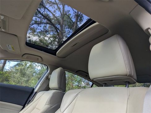 Used 2017 Acura ILX w/ Premium Package image 22