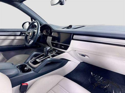 Used 2023 Porsche Cayenne Platinum Edition AWD/4WD image 37