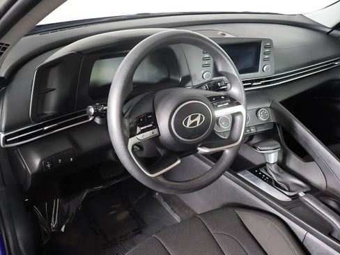 Used 2025 Hyundai Elantra SE FWD image 23