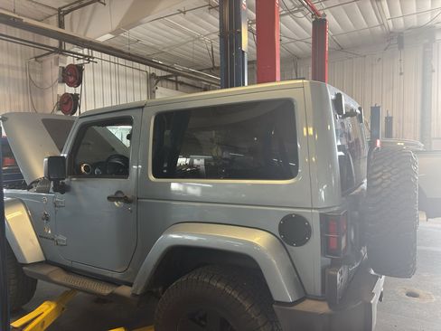 Used 2012 Jeep Wrangler Sahara AWD/4WD image 3