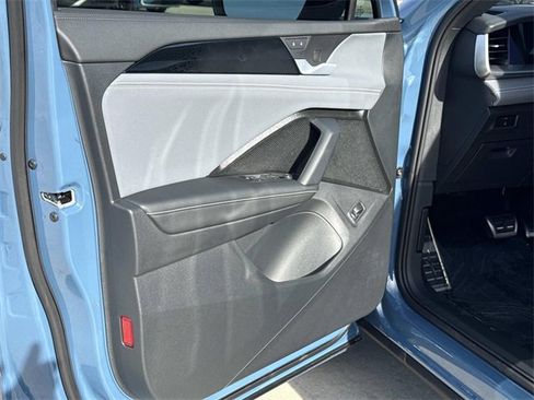 New 2026 Volkswagen Tiguan SE R-Line image 11