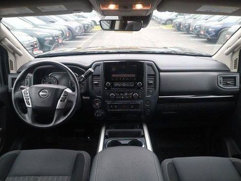 Used 2024 Nissan Titan SV w/ SV Convenience Package AWD/4WD image 7