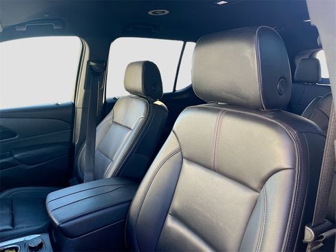 Used 2023 Chevrolet Traverse RS image 22