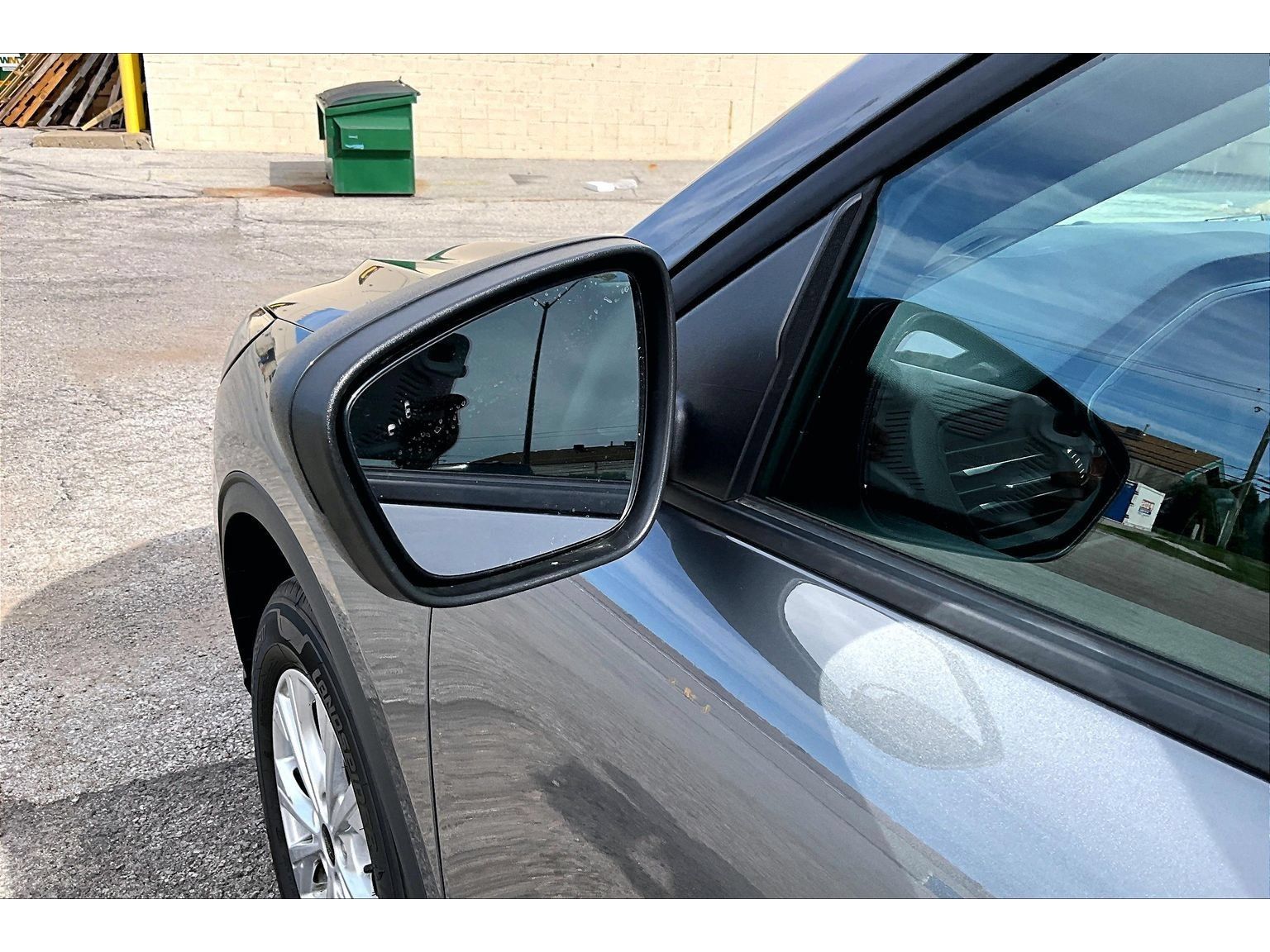 Used 2025 Ford Escape Active AWD/4WD image 32