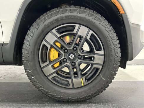 Used 2023 Rivian R1S Adventure image 11