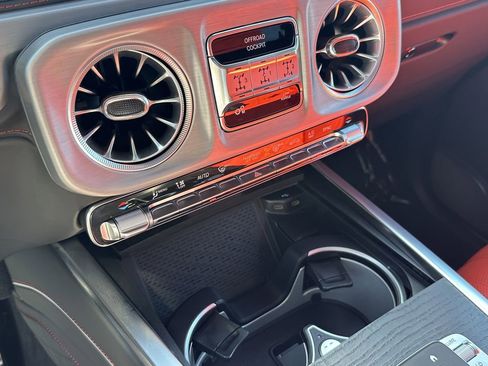 Used 2025 Mercedes-Benz G 63 AMG 4MATIC image 33