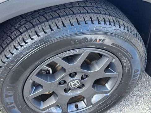 Used 2023 Honda Pilot TrailSport image 5