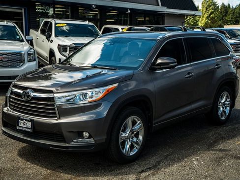 Used 2015 Toyota Highlander Limited Platinum AWD/4WD image 4