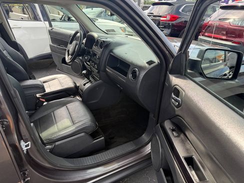 Used 2017 Jeep Patriot High Altitude AWD/4WD image 11
