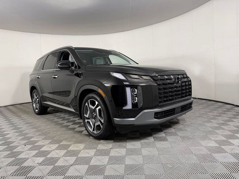 Used 2025 Hyundai Palisade SEL FWD image 3