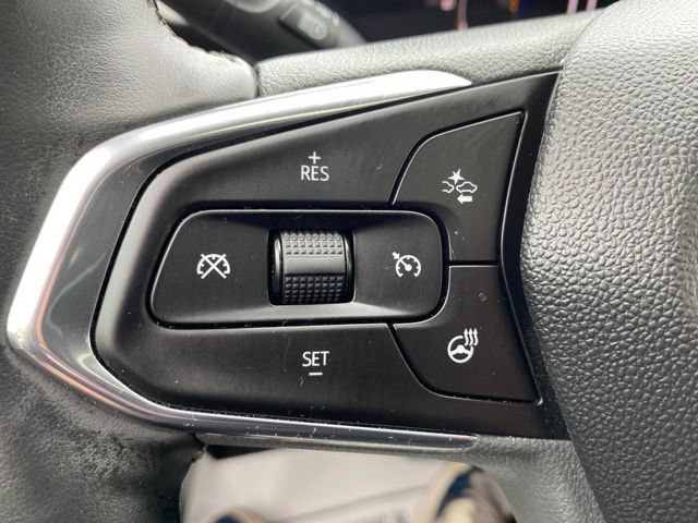 Used 2025 Chevrolet Trax ACTIV w/ Sunroof Package FWD image 7