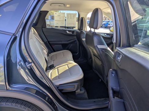 Certified 2022 Ford Escape SEL w/ Technology Package image 33