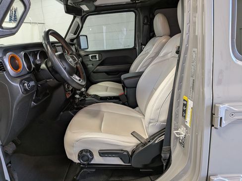 Used 2022 Jeep Gladiator Mojave w/ Trailer Tow Package AWD/4WD image 27