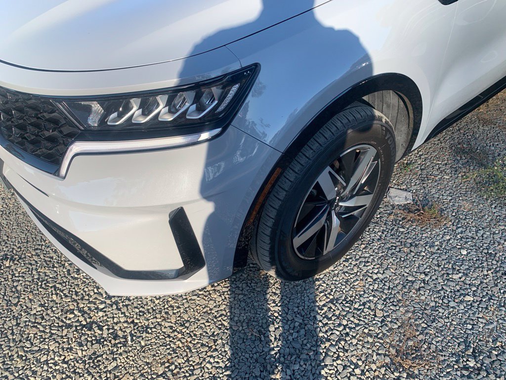 Certified 2022 Kia Sorento EX FWD image 2