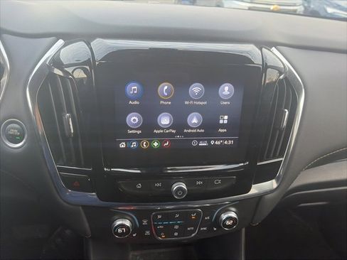 Used 2021 Chevrolet Traverse LT image 11