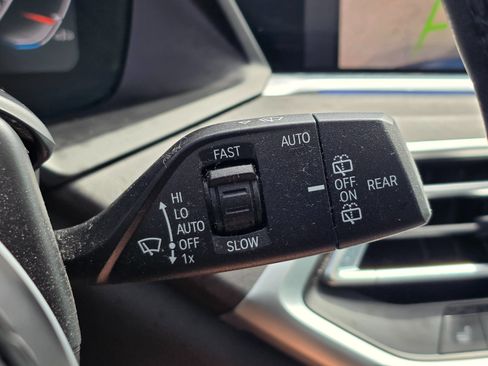 Used 2022 BMW X5 sDrive40i w/ M Sport Package RWD image 40