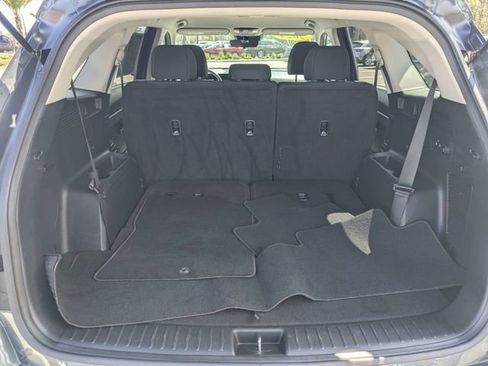 Used 2024 Kia Sorento LX image 12