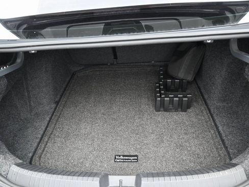 Used 2024 Volkswagen Jetta GLI Autobahn image 31