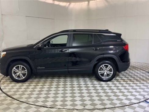 Used 2021 GMC Terrain SLE w/ Driver Convenience Package image 5