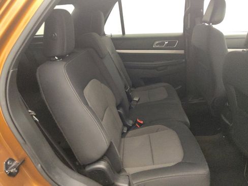 Used 2017 Ford Explorer XLT image 19