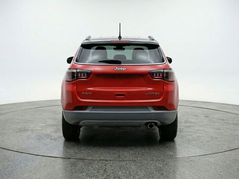 Used 2025 Jeep Compass Trailhawk image 7