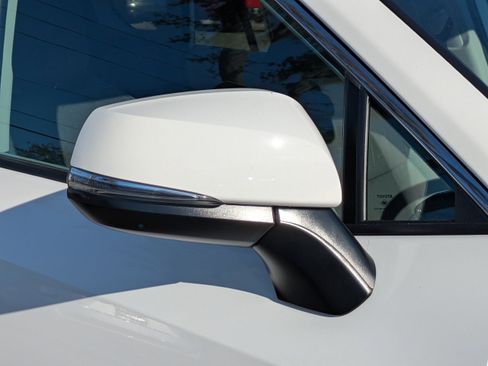 Used 2025 Toyota RAV4 XLE image 12