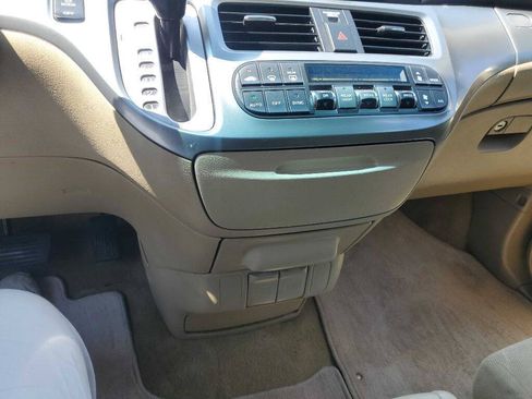 Used 2010 Honda Odyssey EX image 17